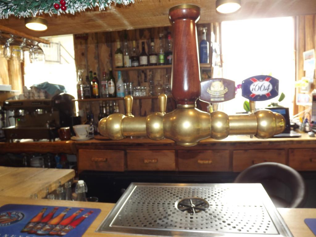 Bar Hotel Restaurant Le Margeriaz Les Déserts المظهر الخارجي الصورة