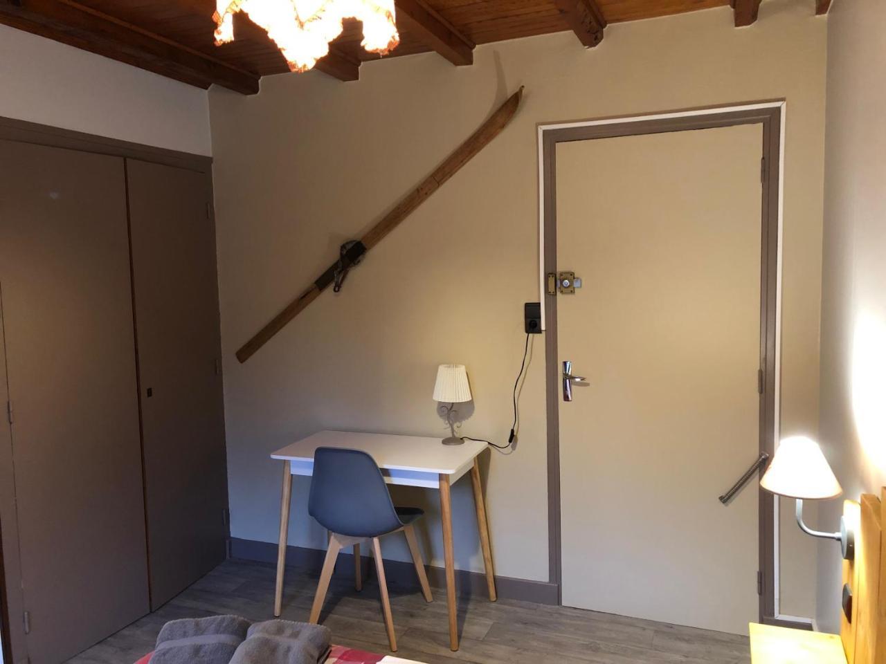 Bar Hotel Restaurant Le Margeriaz Les Déserts المظهر الخارجي الصورة
